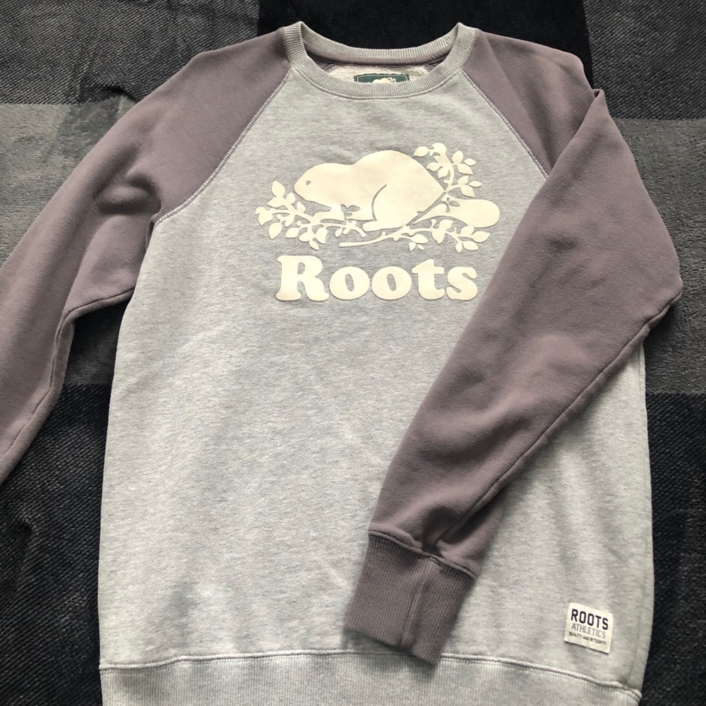Roots crewneck sweater